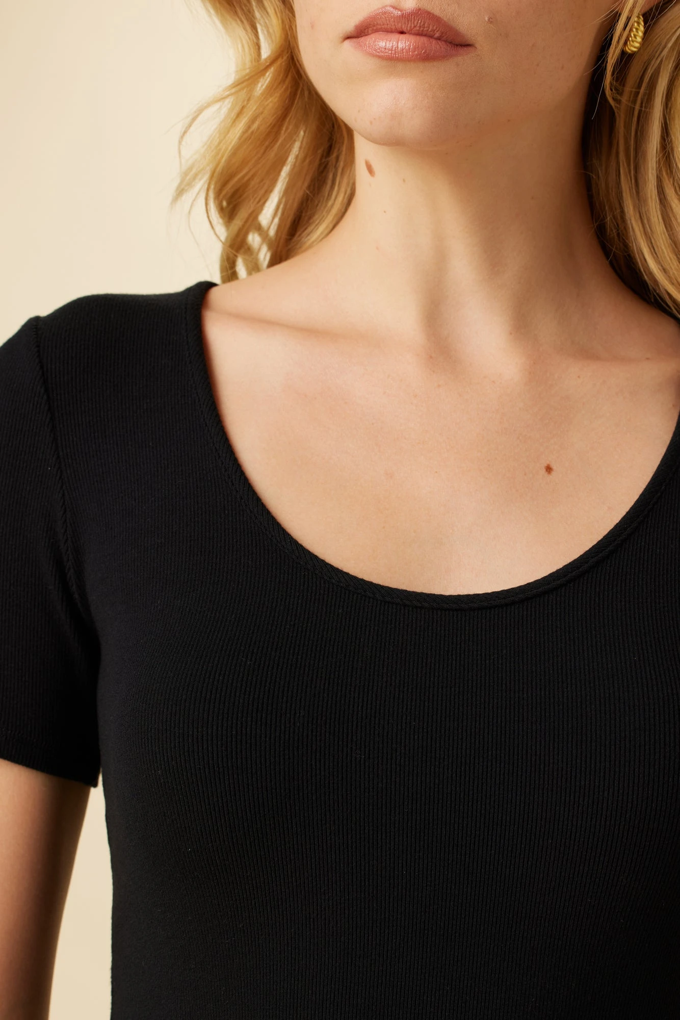 Itana Dream Rib Tee - Black - Image 4